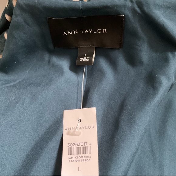 Ann Taylor Spotted Modern Trench Coat Size Large - Picture 14 of 16